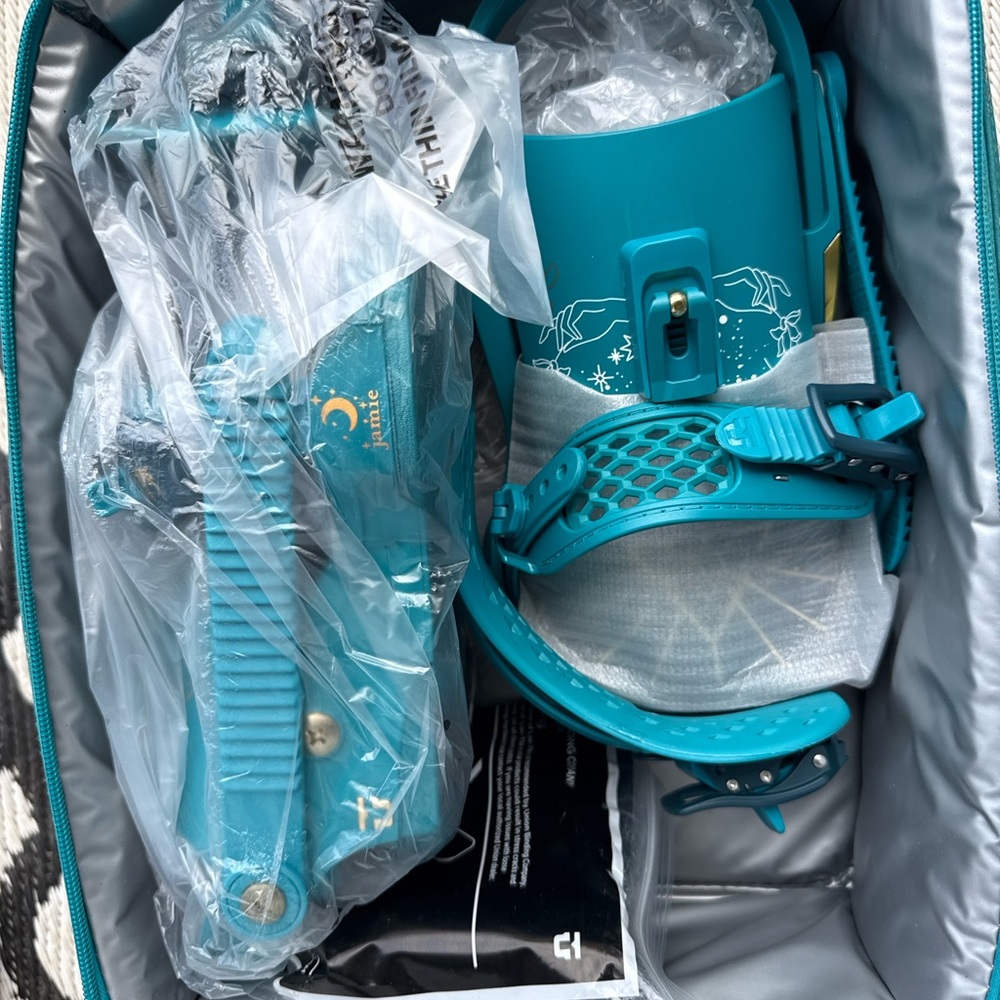 Snowboard Bindings in Teal by Unknown Brand
